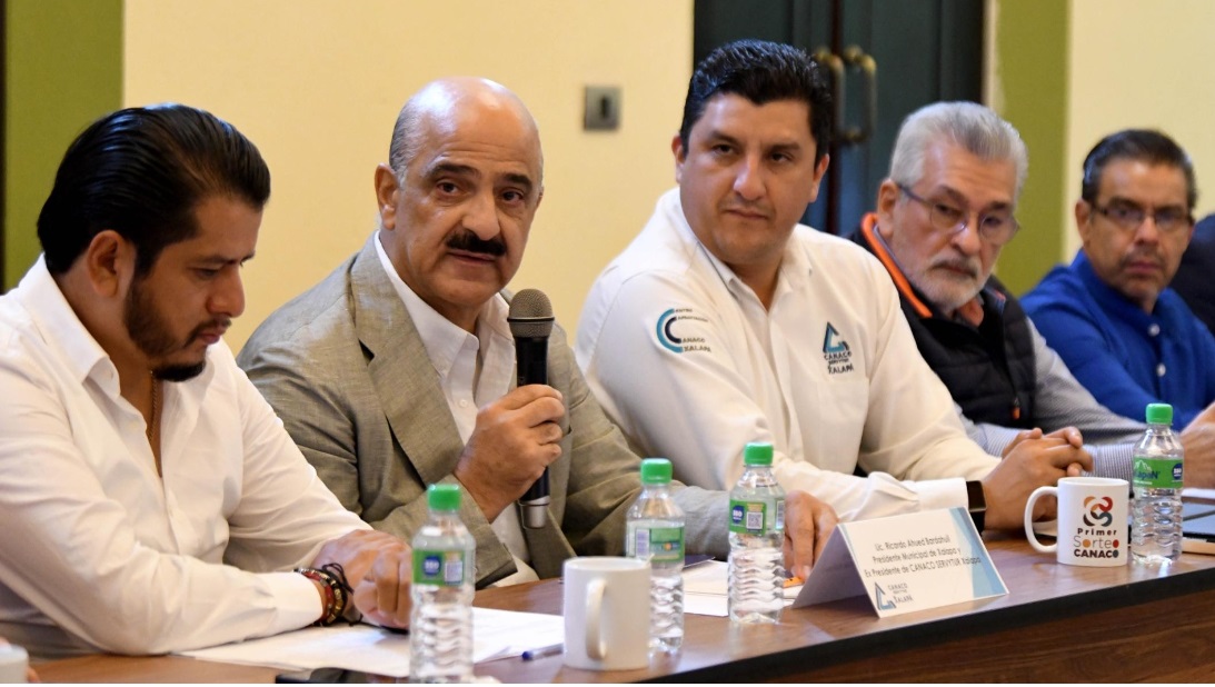 CANACO Xalapa dialoga con alcalde Ricardo Ahued sobre estrategias empresariales