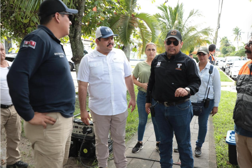 Carlos Juárez coordina resguardo en Tlacotalpan ante emergencia