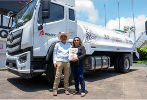 RocÃƒÂ­o Nahle entrega pipa de agua a MinatitlÃƒÂ¡n