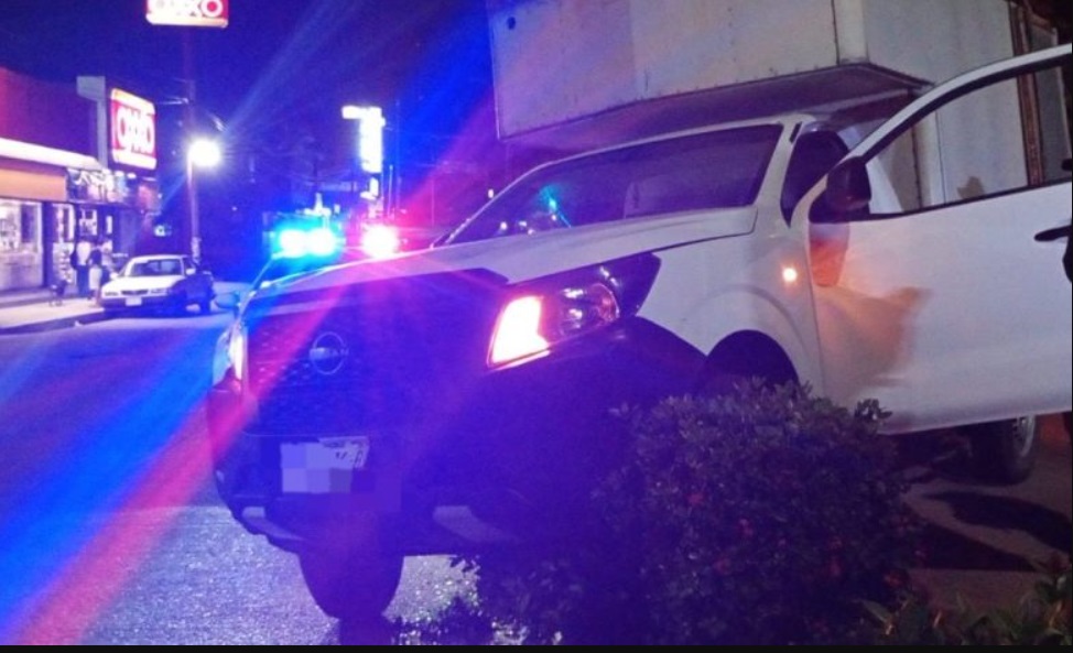 Accidente en Coatzacoalcos deja un conductor y daños materiales