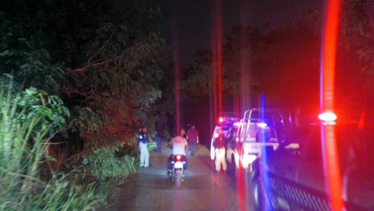 Accidente entre patrulla y auto particular en Coatzacoalcos