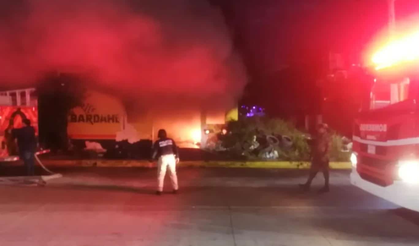 Incendio en Costera del Golfo mobiliza a Bomberos y ProtecciÃƒÂ³n Civil