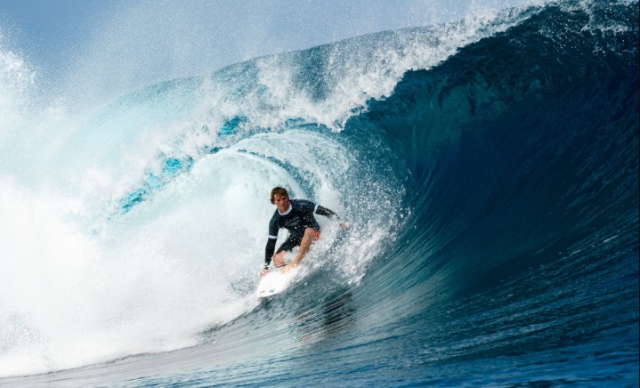Mexicano alcanza histórica clasificación al Tour Mundial de Surf 2025