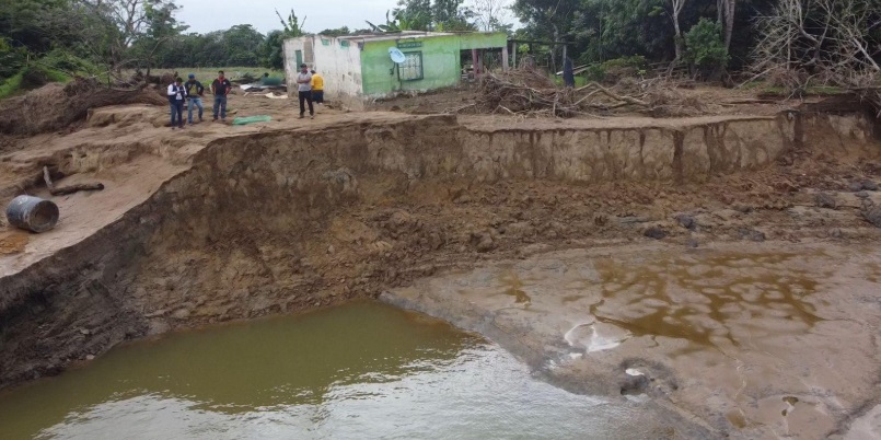 RÃÂo Coatzacoalcos destruye viviendas en Texistepec